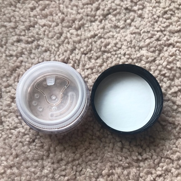 Bareminerals Original Foundation in Medium - Picture 3 of 4
